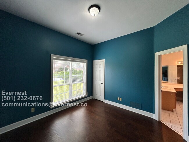 Building Photo - 9501 William Little Dr