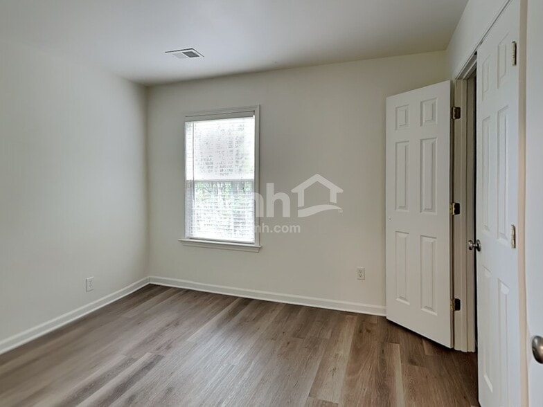 Building Photo - 405 Carphilly Ct