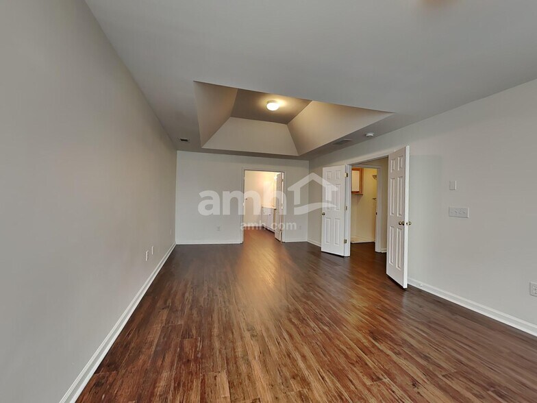 Building Photo - 37 Farm Brook Way