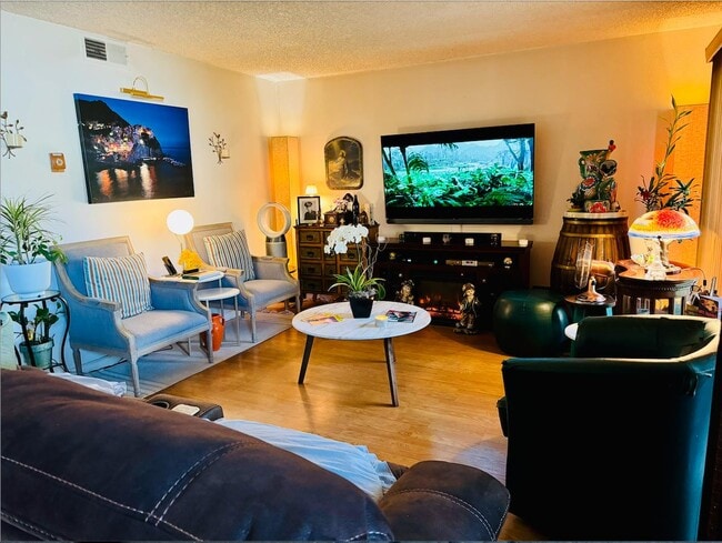 Building Photo - 4344 Bel Estos Way