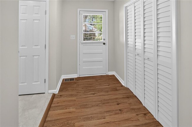 Building Photo - 475 Center Hill Ave NW