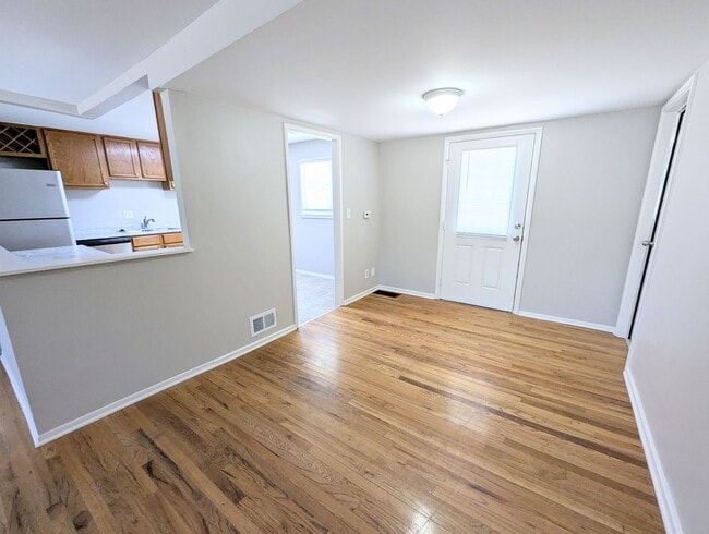 Building Photo - 3 bed 1 bath home in Aurora