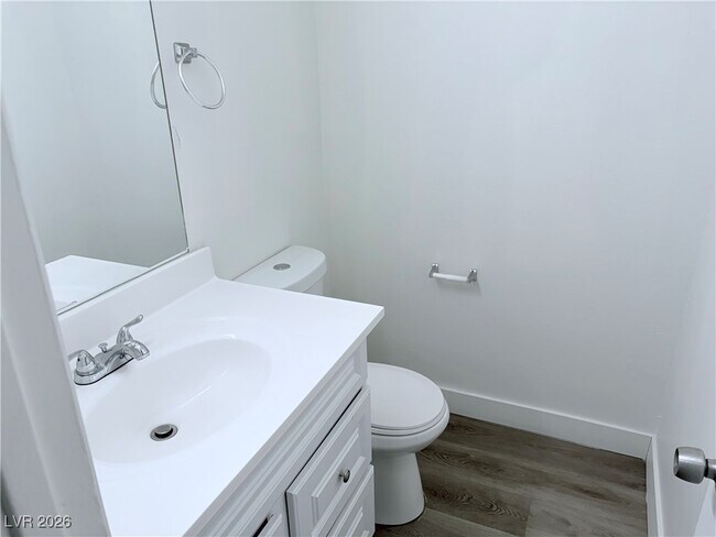 Building Photo - 4350 Caliente St