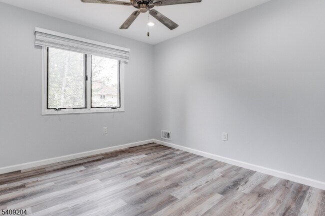 Building Photo - 111 Patriots Rd