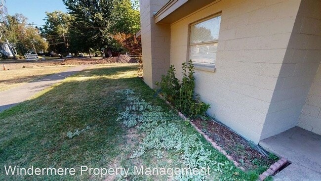 Building Photo - 1 br, 1 bath House - 114 S Clinton