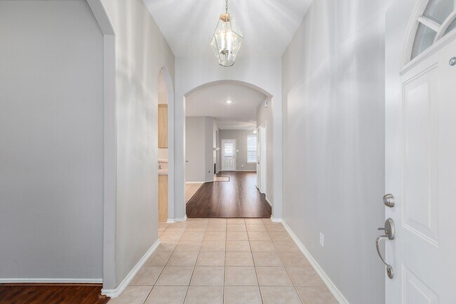 Building Photo - 18126 Stone Trail Manor Dr