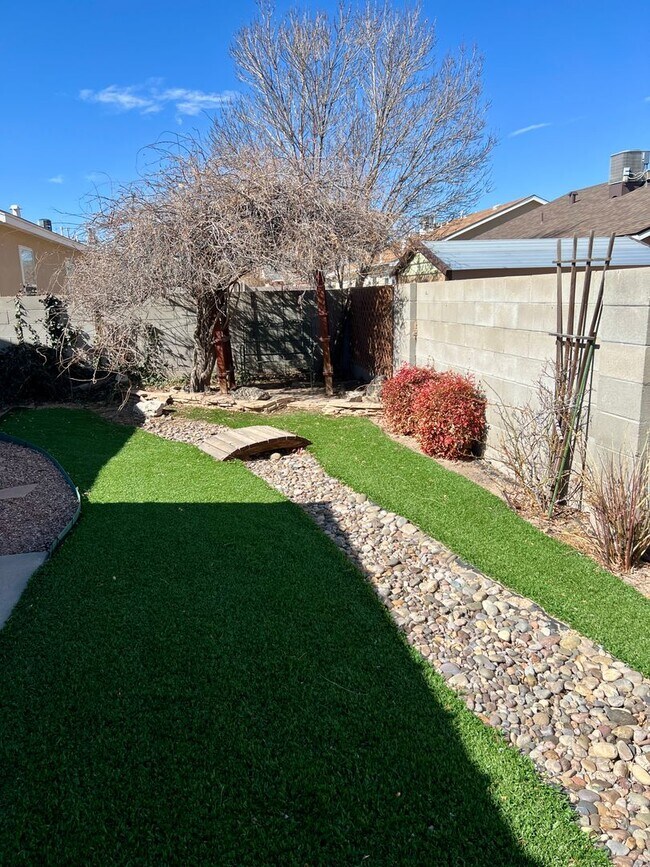 Building Photo - 5753 Pinon Altos Rd NW