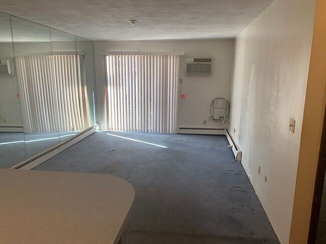 Building Photo - 141 Pierce St