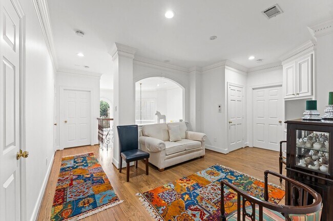 Building Photo - 2222 Nantucket Dr