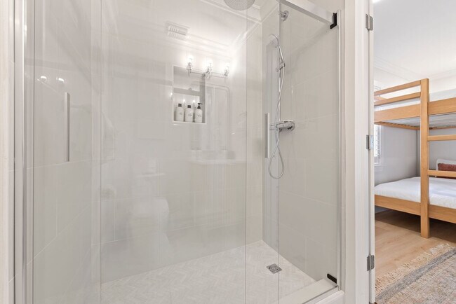 Building Photo - 13 Gulf Breeze Ct