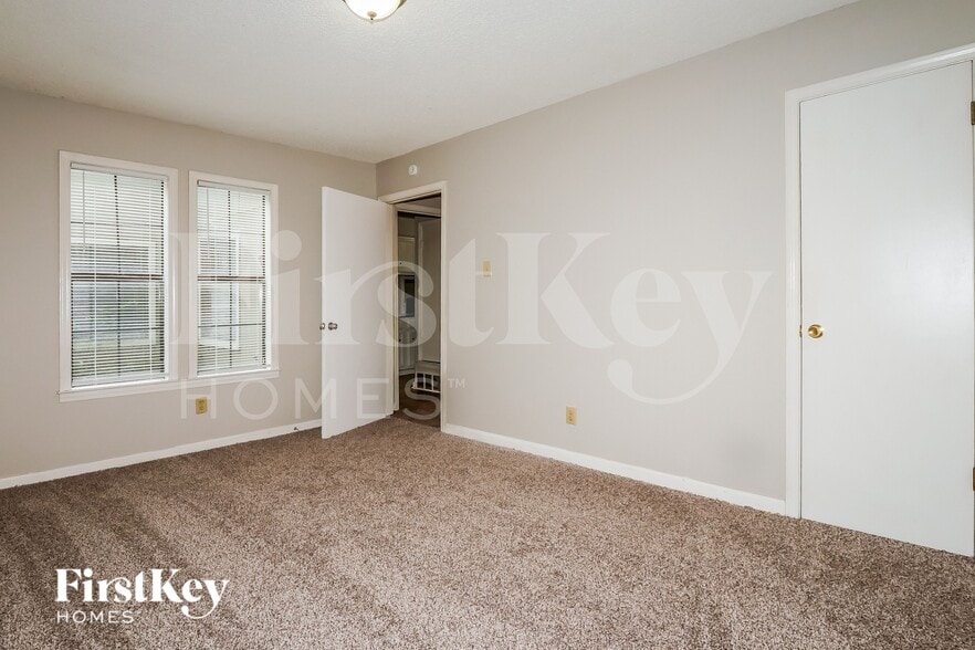 Building Photo - 4571 Blue Willow Rd
