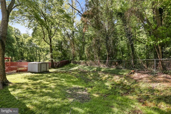Building Photo - 4903 Shirley St