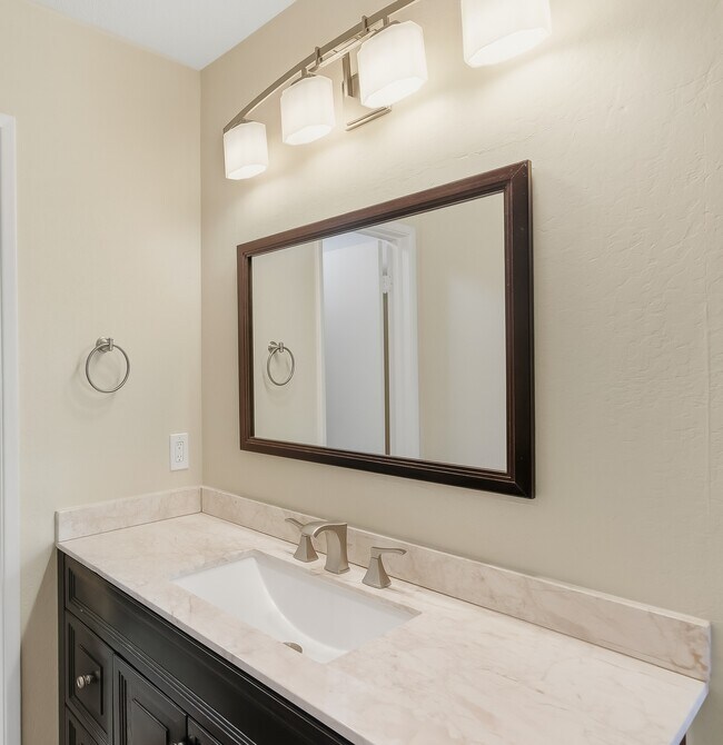 Building Photo - 209 Valley Oak Plaza