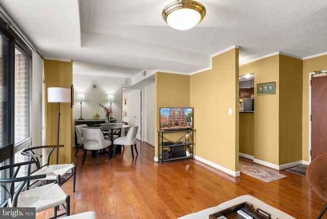 Building Photo - 1077 30th St NW