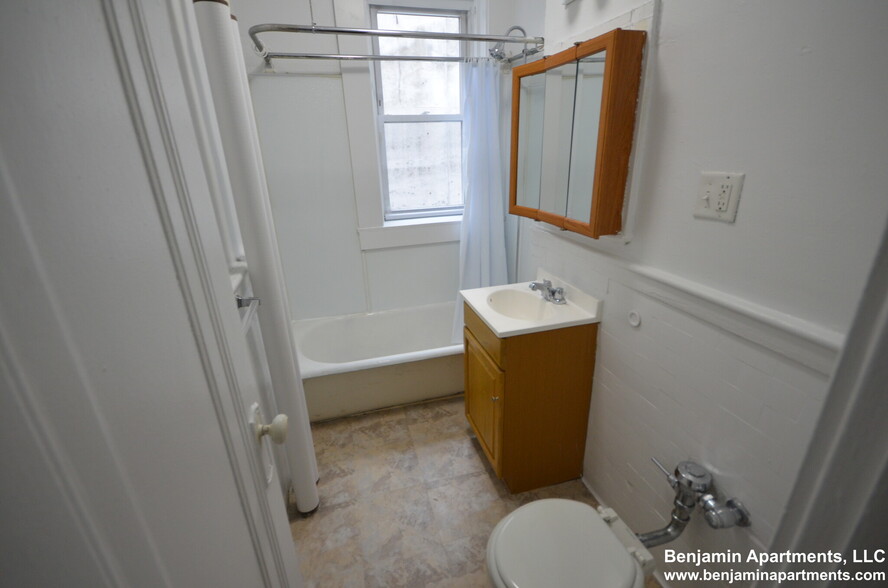 Building Photo - 1182 Boylston St