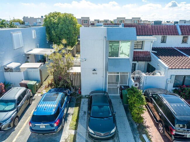 Building Photo - 1070 W 43rd Pl