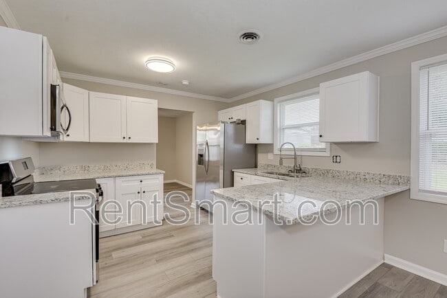 Building Photo - 250 Almon Ct