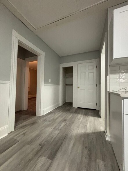 Building Photo - 1158 Howard Ave