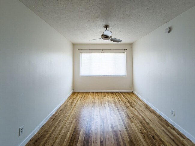 Building Photo - 2BD/1BA In LA's most Vibrant and Eclectic ...