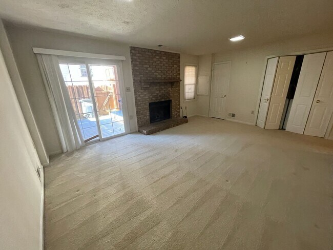 Building Photo - Luxurious And Spacious 3 Bed 2 Bath Brick Townhouse In Tysons Station