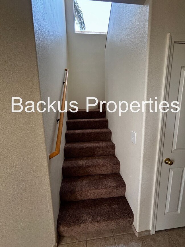Building Photo - Wonderful two bedroom home close to Constitution shopping center