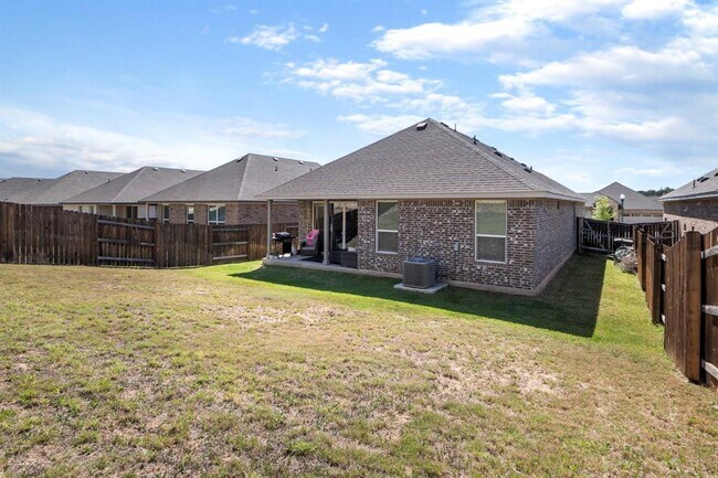 Building Photo - 620 Peace Pipe Way