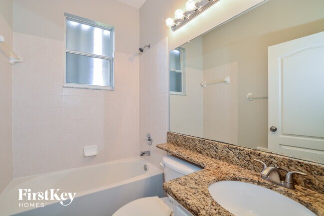 Building Photo - 533 Terranova Cir