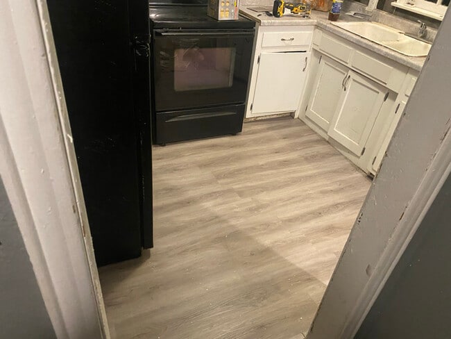 Building Photo - 1809 E 23rd St N