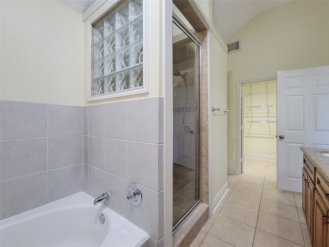 Building Photo - 6215 Francis Marion Dr