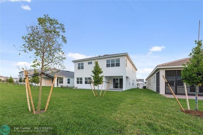 Building Photo - 14989 RedCove Pl