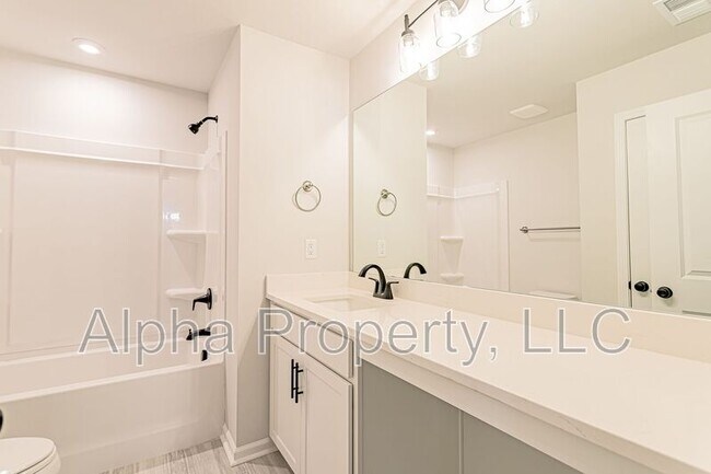 Building Photo - 131 Battery Creek Dr