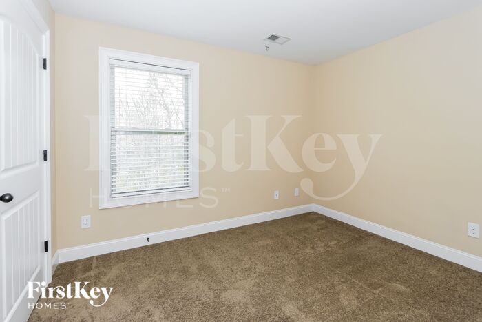 Building Photo - 107 Village Park Dr