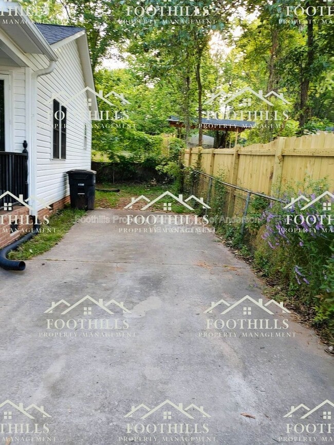 Building Photo - 201 F St