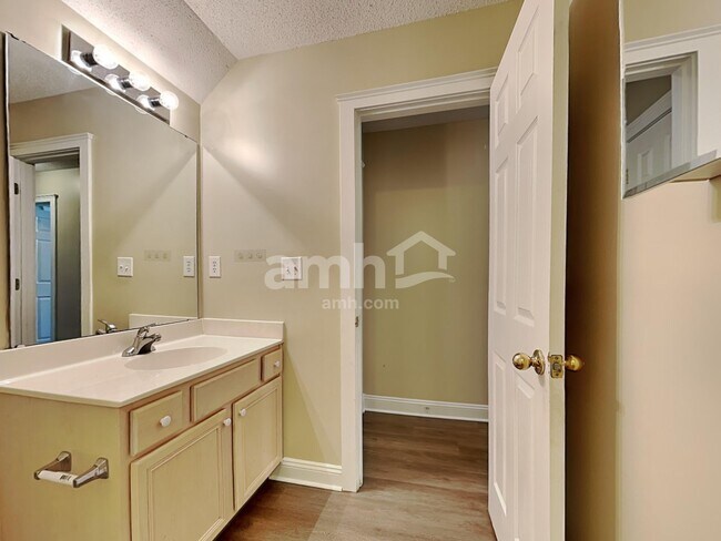 Building Photo - 13315 Glencreek Ln