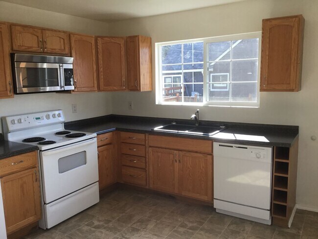 Building Photo - BOISE CONTEMPORARY BUNGALOW