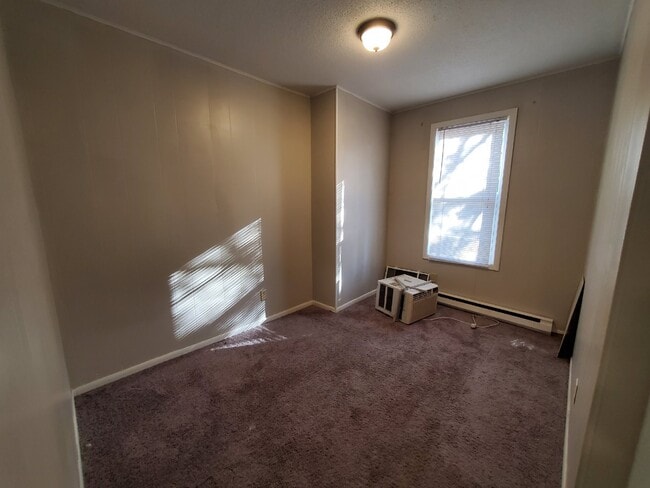 Building Photo - 1BR 1BA Main Level Unit - Tri-plex Property in Stillwater