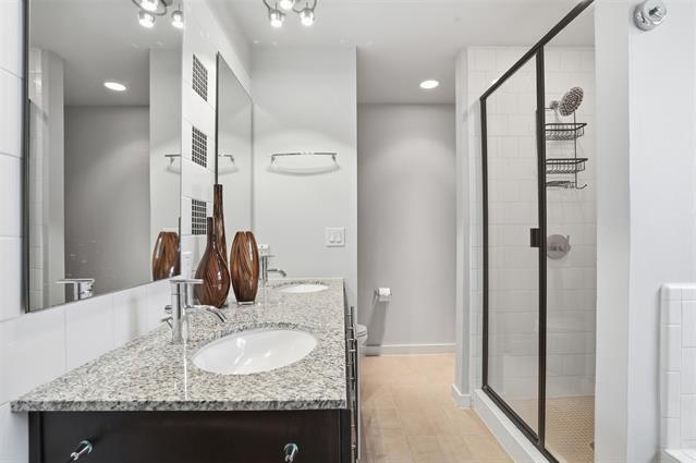 Building Photo - 2608 Museum Way