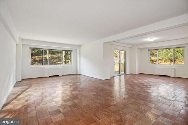 Building Photo - 4201 Cathedral Ave NW