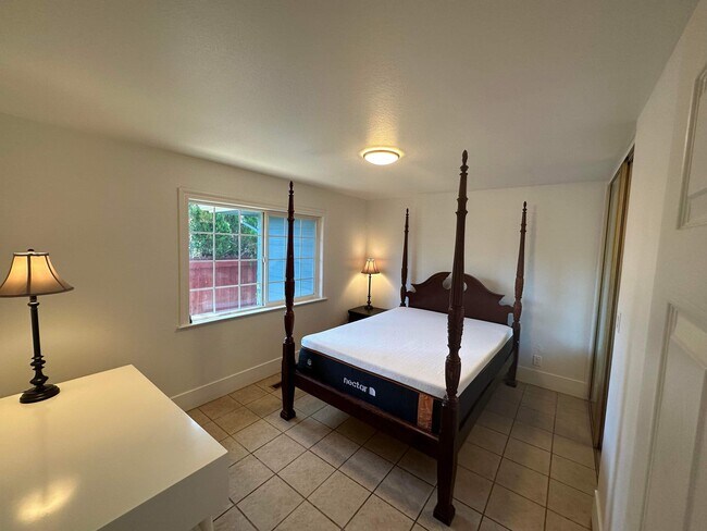 Building Photo - 225 Hunter Lake Dr