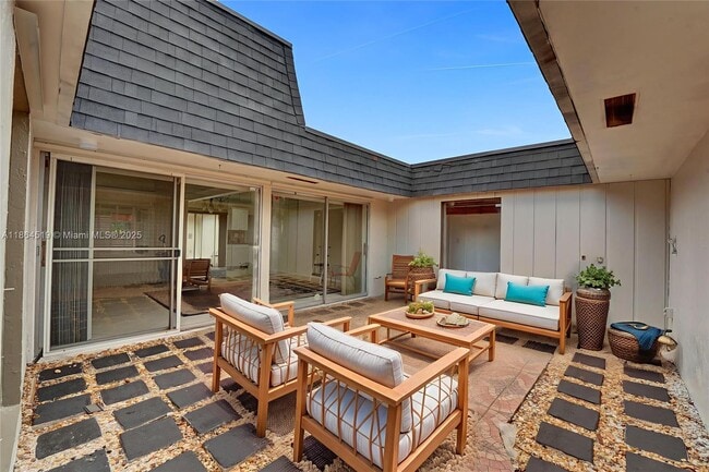 Building Photo - 5708 Mulberry Dr