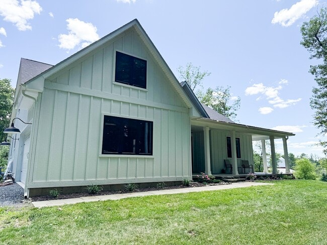 Building Photo - 5 Townline Rd