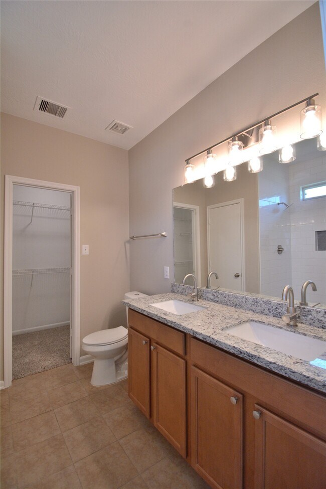 Building Photo - 10819 Shannon Mills Ln