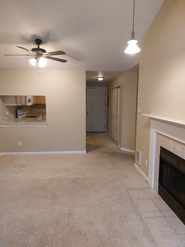 Building Photo - 11112 NE 124th Ln