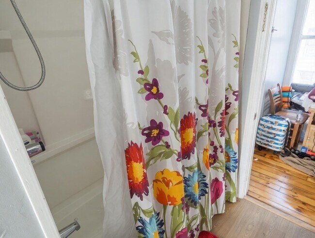 Building Photo - 60 W Broadway