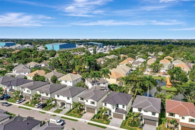 Building Photo - 1427 SW 23rd St