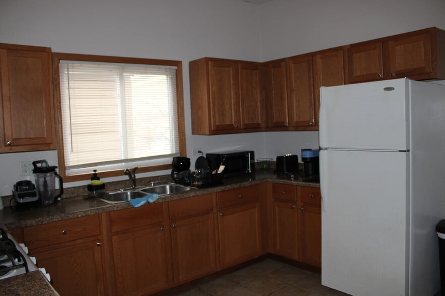 Building Photo - 2012 W 23rd St