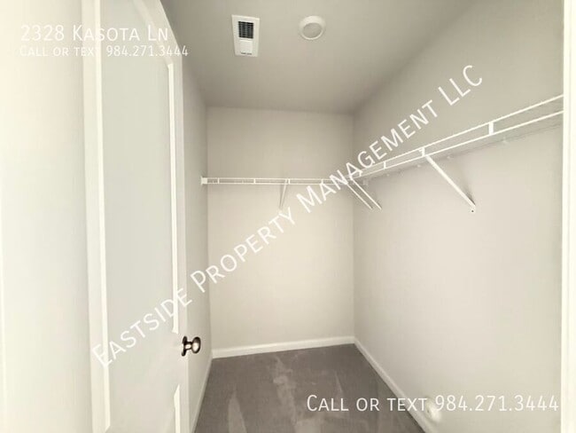 Building Photo - 2328 Kasota Ln