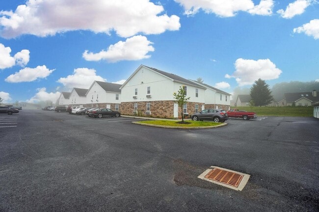 Building Photo - 501 Kristina Dr