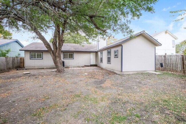 Building Photo - 2730 Bear Springs Dr