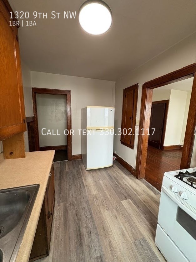 Building Photo - Large one bedroom apartment for rent with ...